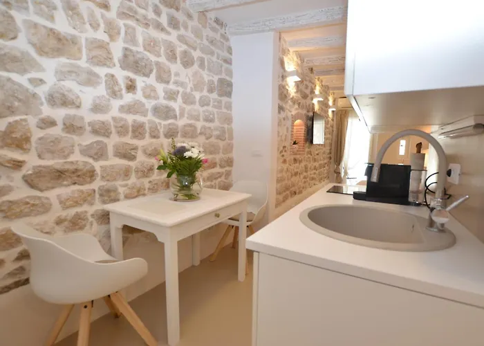 Al Pozzo Ρόβινι